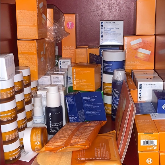 Ole Henriksen Other - WANT SOME OLE HENRIKSEN? I am the π plug. Ole Henriksen Other - WANT SOME OLE HENRIKSEN? I am the π plug.